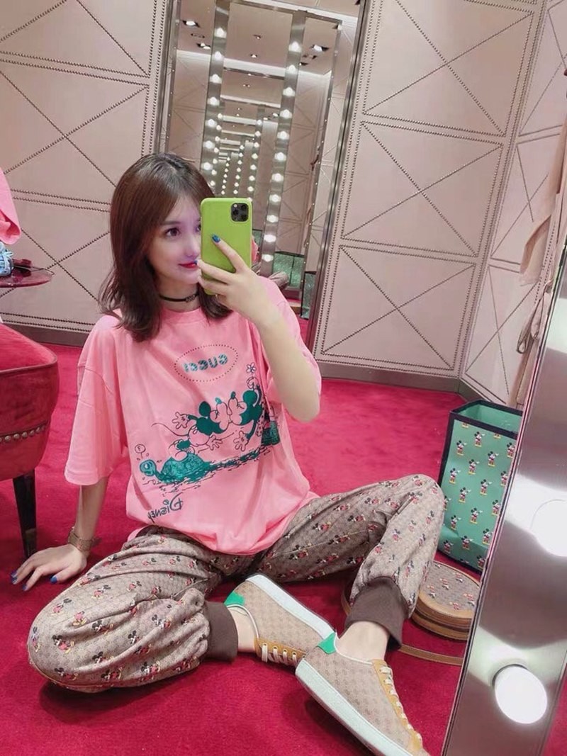 セール新作 グッチ コットン Tシャツ コピー 半袖 ロゴ gub08445100%安全に到着