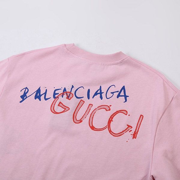 送料込グッチ バレンシアガ 偽物 コラボ ロゴ ピンクTシャツ guc85308N級品