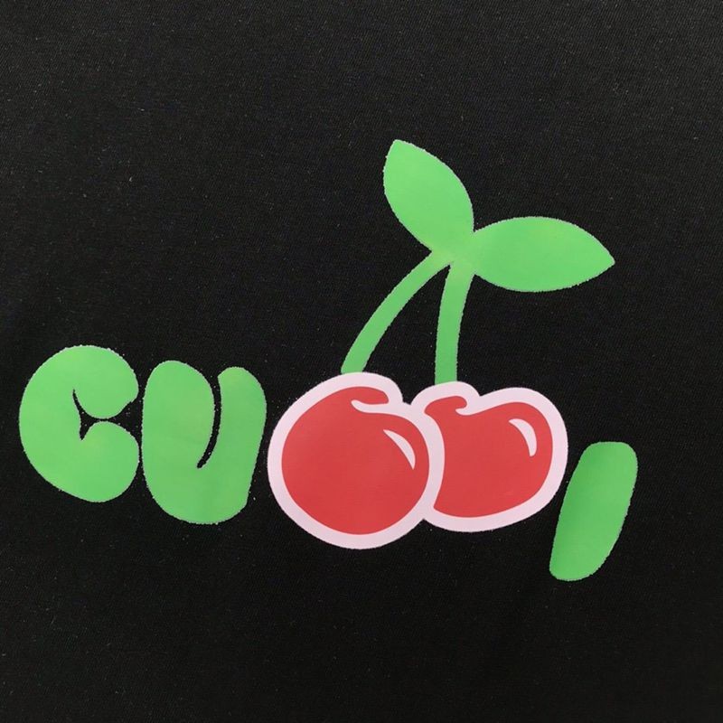 《大人気》グッチ チェリープリント Tシャツ パロディ ブルー コットン guf14963激安送料無料