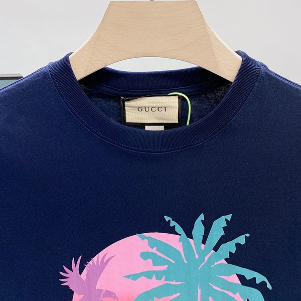 大人気!!新色 グッチ パームプリント コットンTシャツ 偽物 gug36186高い品質