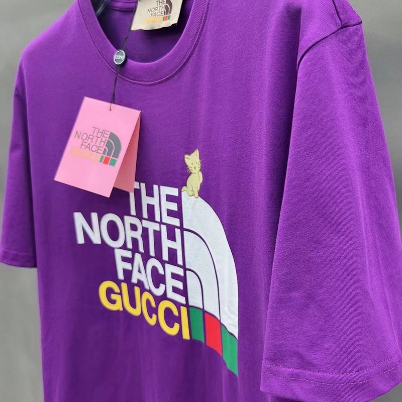 《大人気》グッチ x ノースフェイス コラボ 半袖Tシャツ スーパーコピー guh57850人気