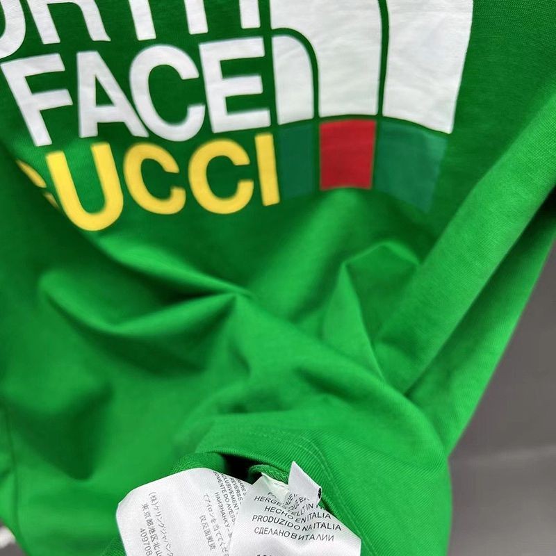 稀少グッチ x ノースフェイス スーパーコピー コラボ 半袖Tシャツ guk37972高い品質