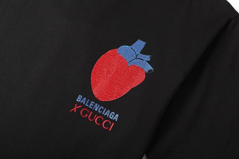 目を惹くカラーグッチ×バレンシアガ 心臓ロゴ Tシャツ コピー ブラック gun82569高い品質