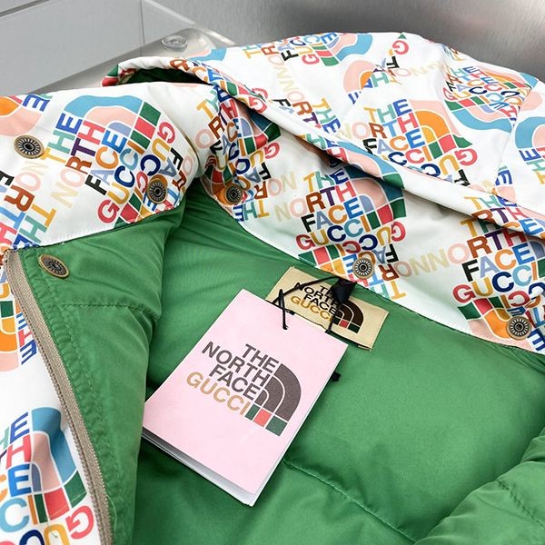 使い勝手良しグッチ ノースフェイス コラボ GGロゴ ダウン ジャケット コピー gut52778高い品質