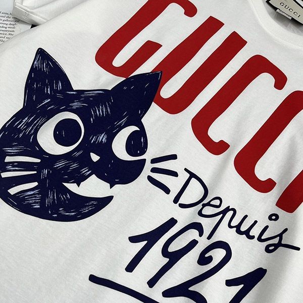 最高な材質 グッチ Since 1921 キャット プリント Tシャツ guu43007人気