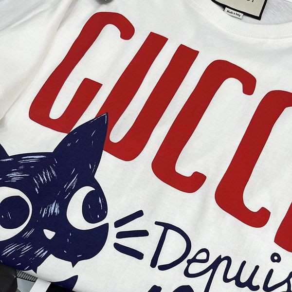 最高な材質 グッチ Since 1921 キャット プリント Tシャツ guu43007代引きを販売