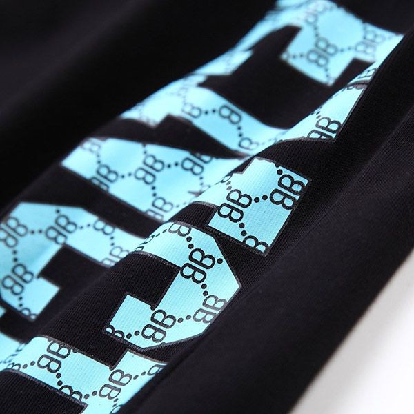 争奪戦グッチ バレンシアガ ロゴ ブラック Tシャツ 偽物 guv35751最高級