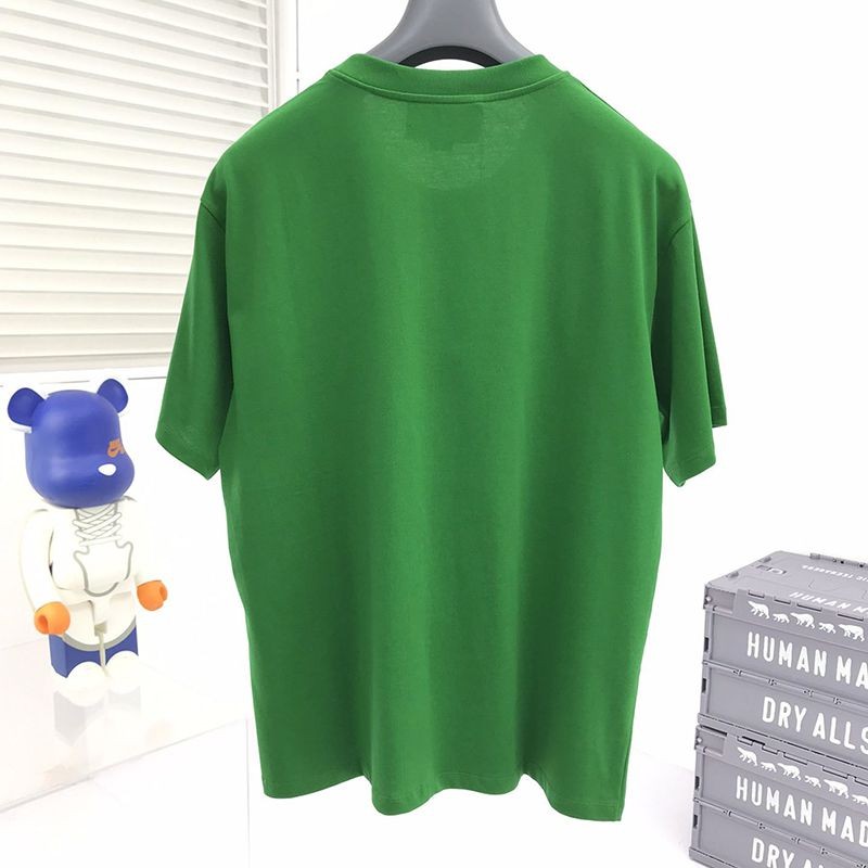 定番人気☆グッチ ロゴ コットンTシャツ 偽物 バックフラワーアップリケ 2色 guw17595通販
