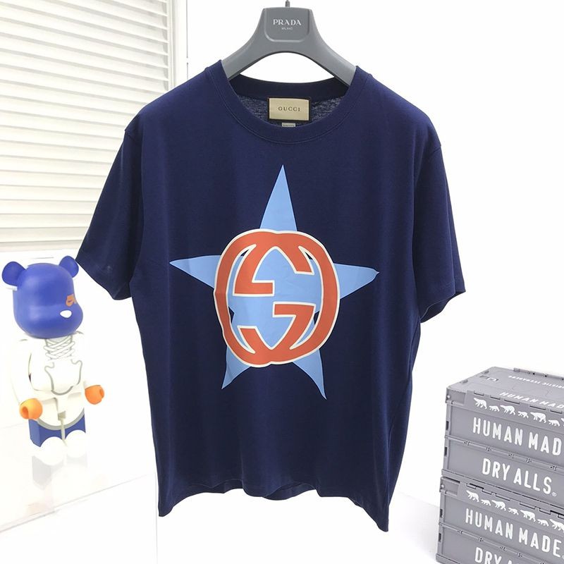 定番人気☆グッチ ロゴ コットンTシャツ 偽物 バックフラワーアップリケ 2色 guw17595人気