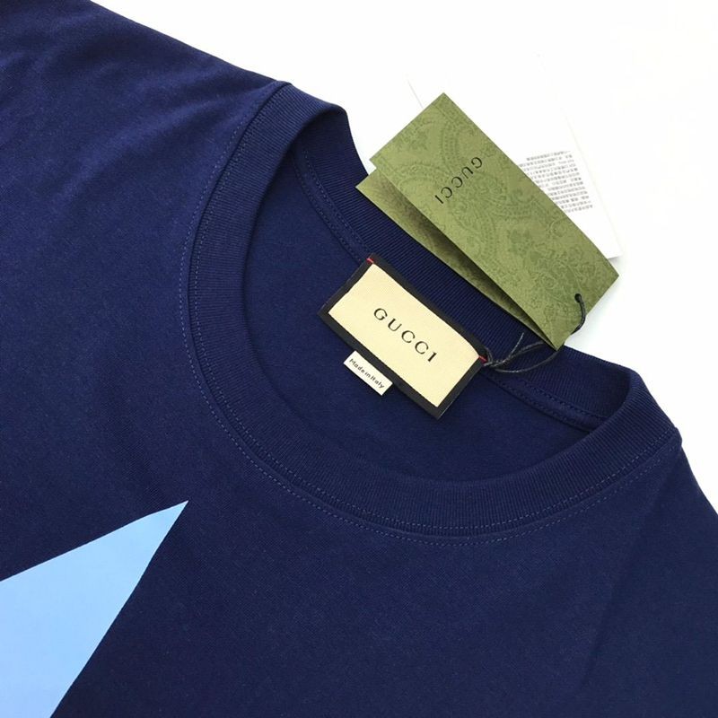 定番人気☆グッチ ロゴ コットンTシャツ 偽物 バックフラワーアップリケ 2色 guw17595N級品