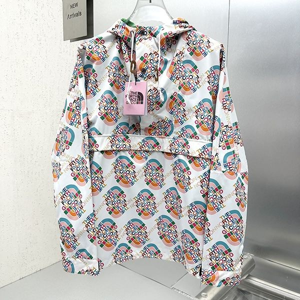 入手困難グッチ ノースフェイス コピー ナイロンジャケット gux20077