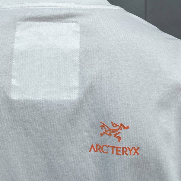 完売必至ジルサンダー+ x アークテリクス コピー コラボロゴTシャツ 男女兼用 Jiw28108最高級
