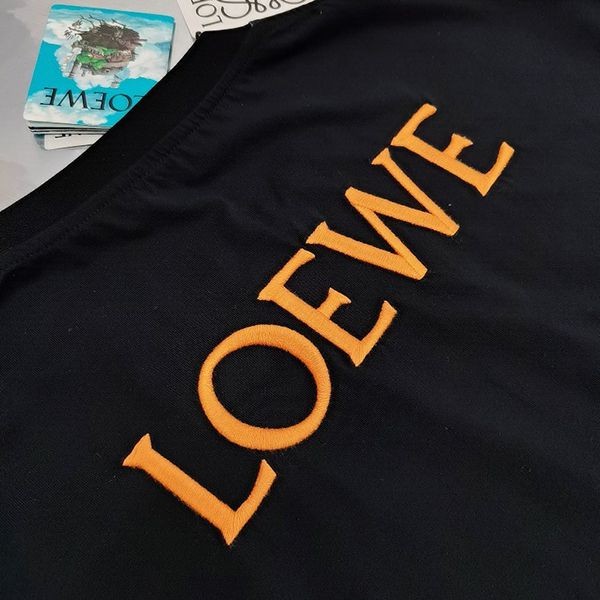 入手困難ロエベ カルシファー Tシャツ スーパーコピー クルーネック loa34810高い品質