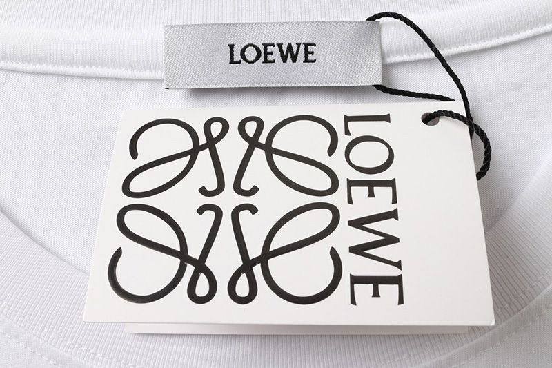 《大人気》 ロエベ Tシャツ コピーアナグラム ブローチプリント 半袖 lou17893人気