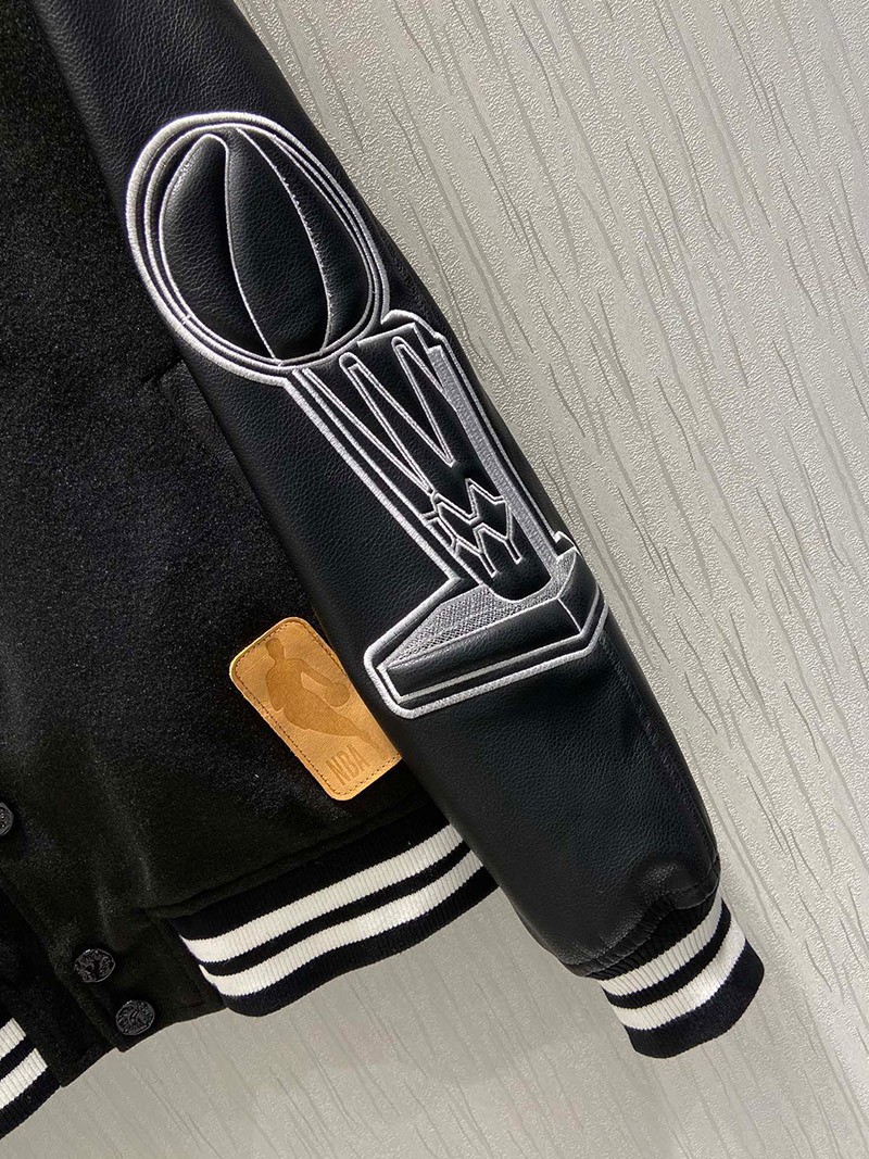 日本未入荷 【​ルイヴィトン ジャケット コピー】NBAコラボ レザーバスケットボール 1A8WU9人気