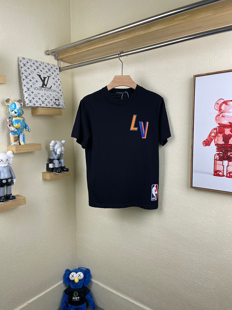★日本!!人気！ルイヴィトン NBA Tシャツ コピー★フロントアンドバックレタープリントT 1A8X8R 1A8X8R通販
