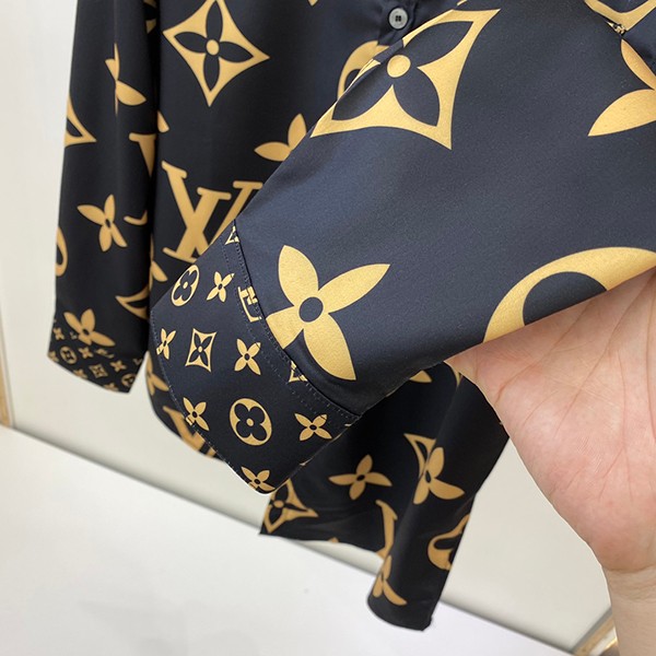 秋冬新作ルイヴィトン シャツ 偽物 ブラウス《黒×茶モノグラムがツボ♪》 1A935U最高級