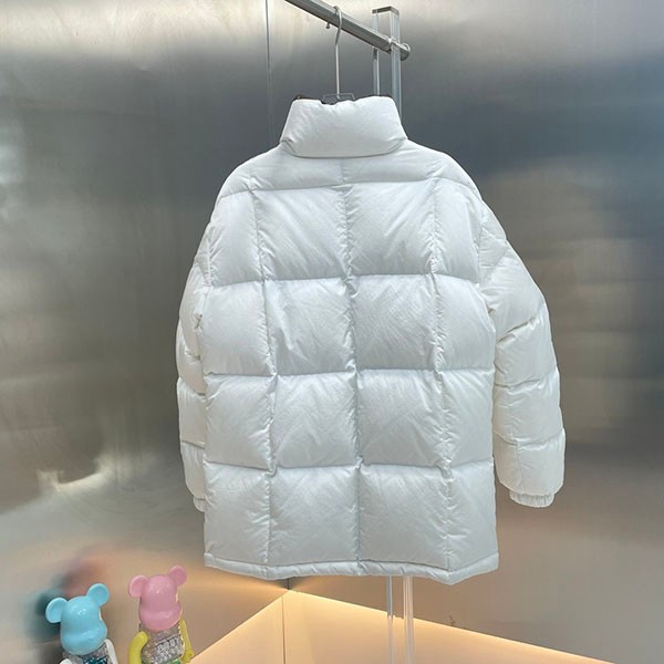 ルイヴィトン モノグラム ピロウパファ ジャケット 偽物 1A9L0Z品質保証