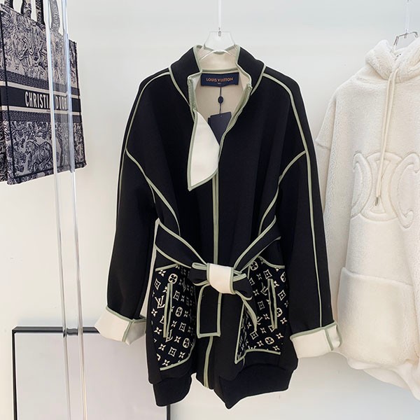 【ゆったり切れる◎】ルイヴィトン グラフィックトリムロングジップアップジャケット 偽物 1AAKKY代引きを販売