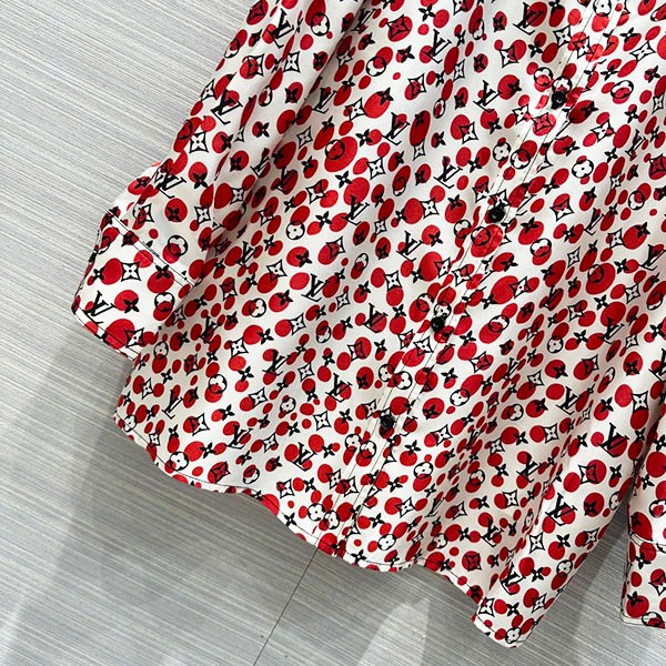 大人気!LV × YK 草間彌生 コラボ ドット シャツ 偽物 白 レッド トップス 1AB7XX人気