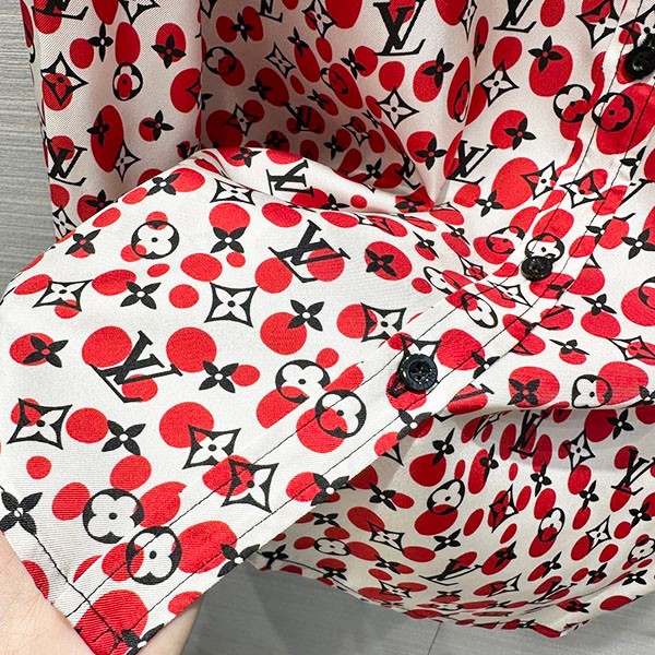 大人気!LV × YK 草間彌生 コラボ ドット シャツ 偽物 白 レッド トップス 1AB7XXN級品