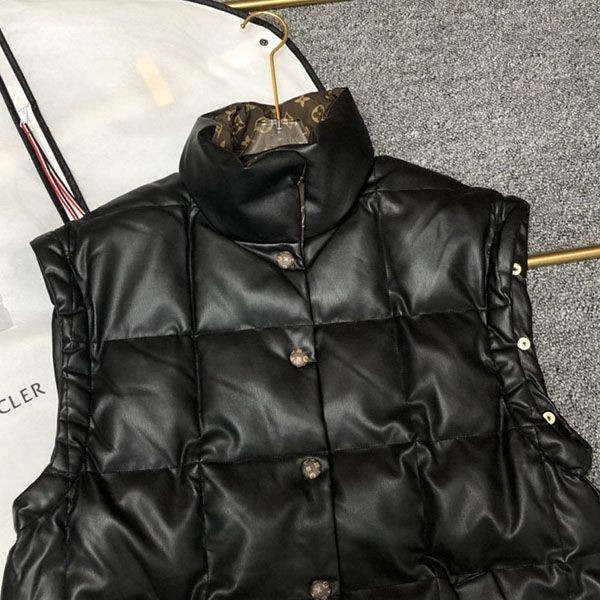 ルイヴィトン グラフィックピローダウンジャケット コピー vua66029最高級
