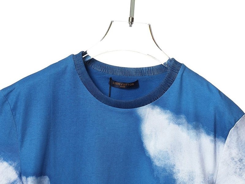 累積売上総額第１位！ルイヴィトン スーパーコピー プリントTシャツ vua69280激安送料無料