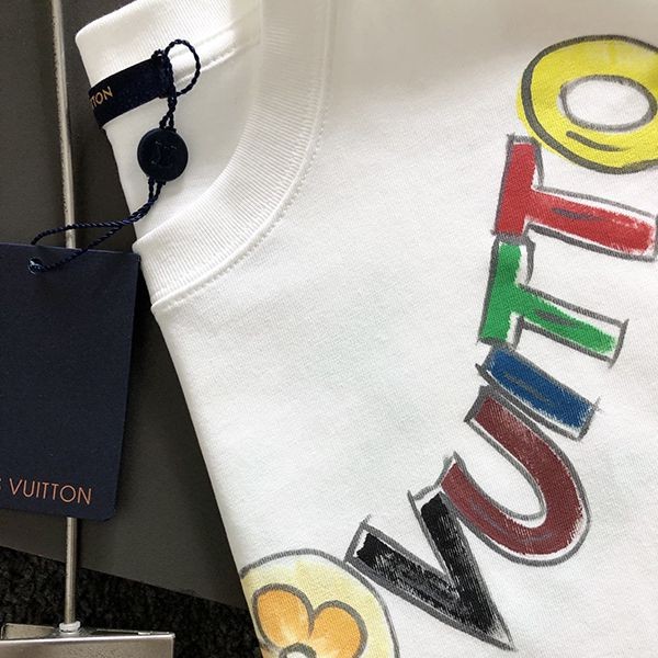 希少色ヴィトン グラフィック 半袖 Tシャツ コピー コットン vub52469通販