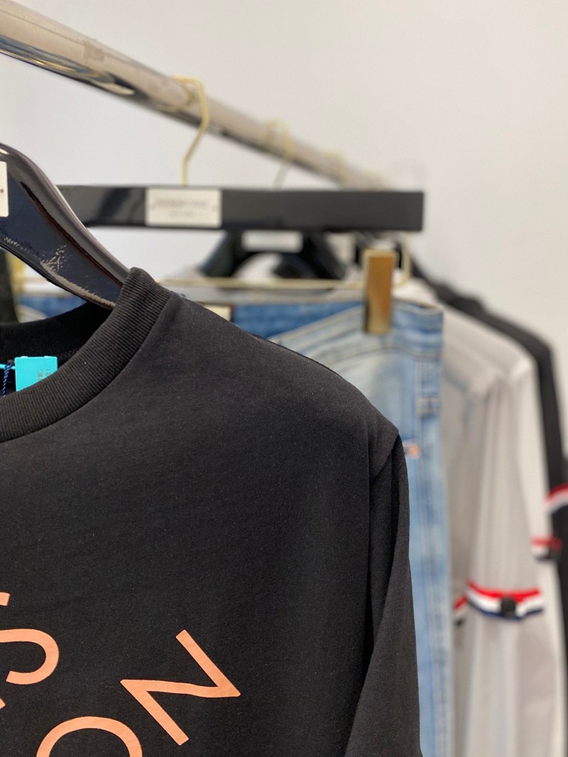 【日本未発売】ルイヴィトン Tシャツ 偽物 メゾンLVクルーネック Tシャツ ニット vub80720激安送料無料