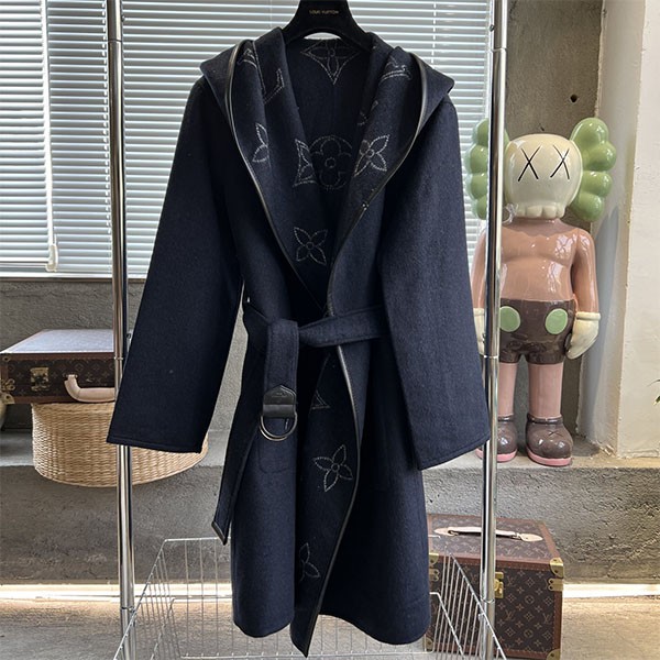 ☆超人気☆ルイヴィトン 偽物 リバーシブル マヒナ モノグラム ラップコート vuc52050