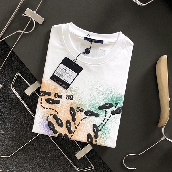 ☆超人気☆ヴィトン グラフィック 半袖 Tシャツ コピー コットン vue49730高い品質