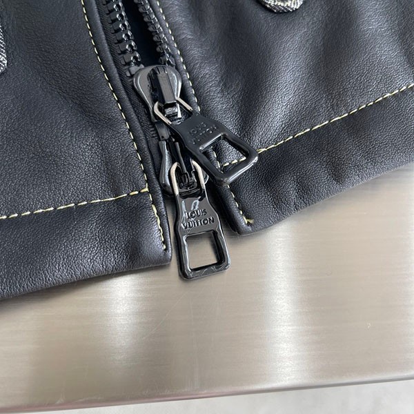 ルイヴィトンモノグラム レザージャケット 偽物 vuf98981N級品