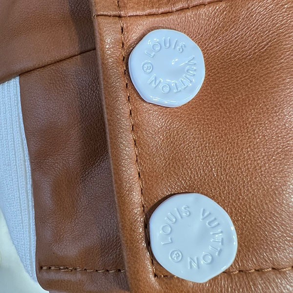 世界中で大人気♪ルイヴィトン レザージャケット vug34858代引きを販売