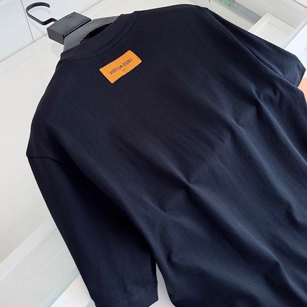 ルイヴィトン プリント コピー Tシャツ 黒 vuh91848N級品
