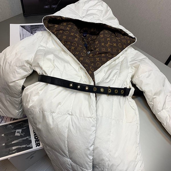 ルイヴィトン ロングピローパファーラップコート コピー エレガントな女性♪ vui24855激安送料無料