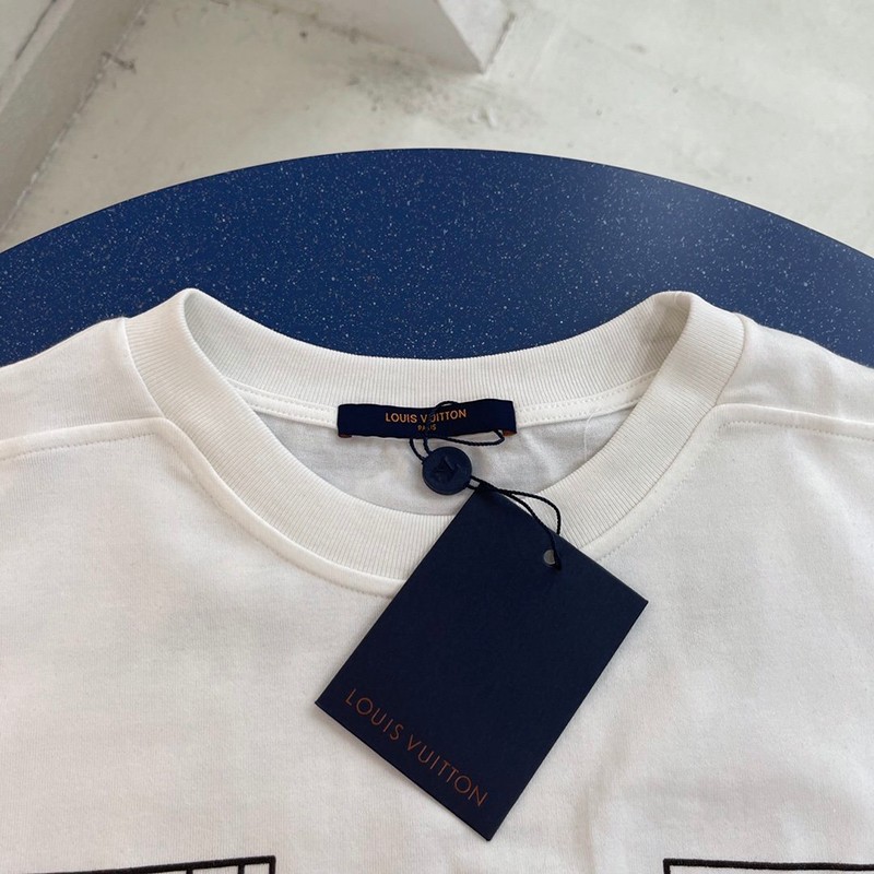 大人気!!新色ルイヴィトン Tシャツ コピー 21SS フロウティングLVプリンテッド vuk53418激安送料無料
