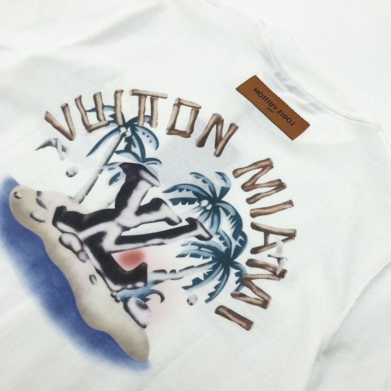 春夏新作ルイヴィトン Tシャツ トップス 半袖 メンズ レッド スーパーコピー vuk98727人気