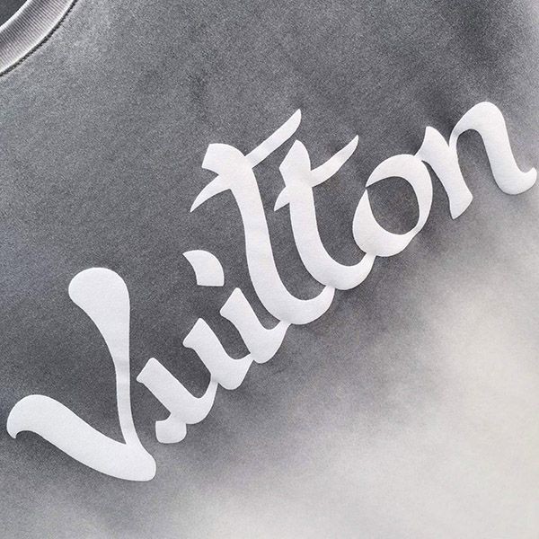 目を惹くカラー ルイヴィトン ロゴＴシャツ スーパーコピー vun72996N級品