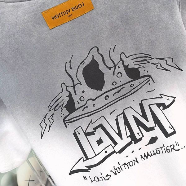 目を惹くカラー ルイヴィトン ロゴＴシャツ スーパーコピー vun72996代引きを販売