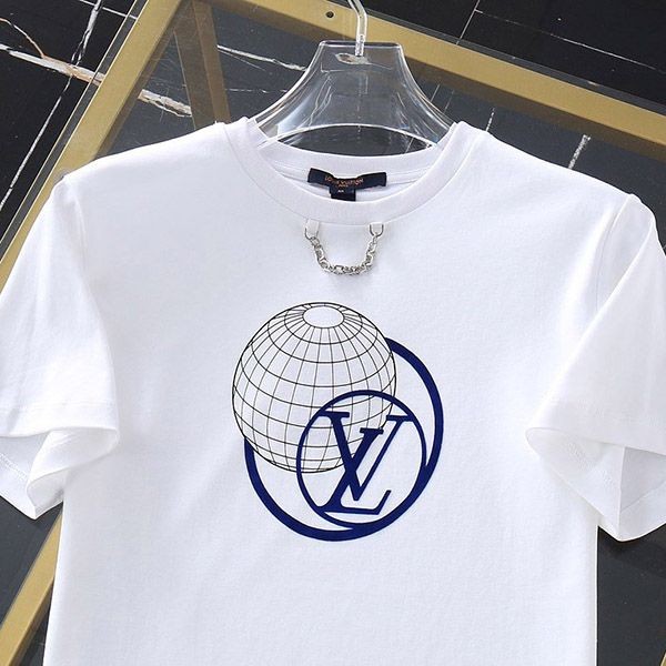 日本未入荷ルイヴィトン 偽物 LVグローブエンボス加工プリントTシャツ vuq09191人気