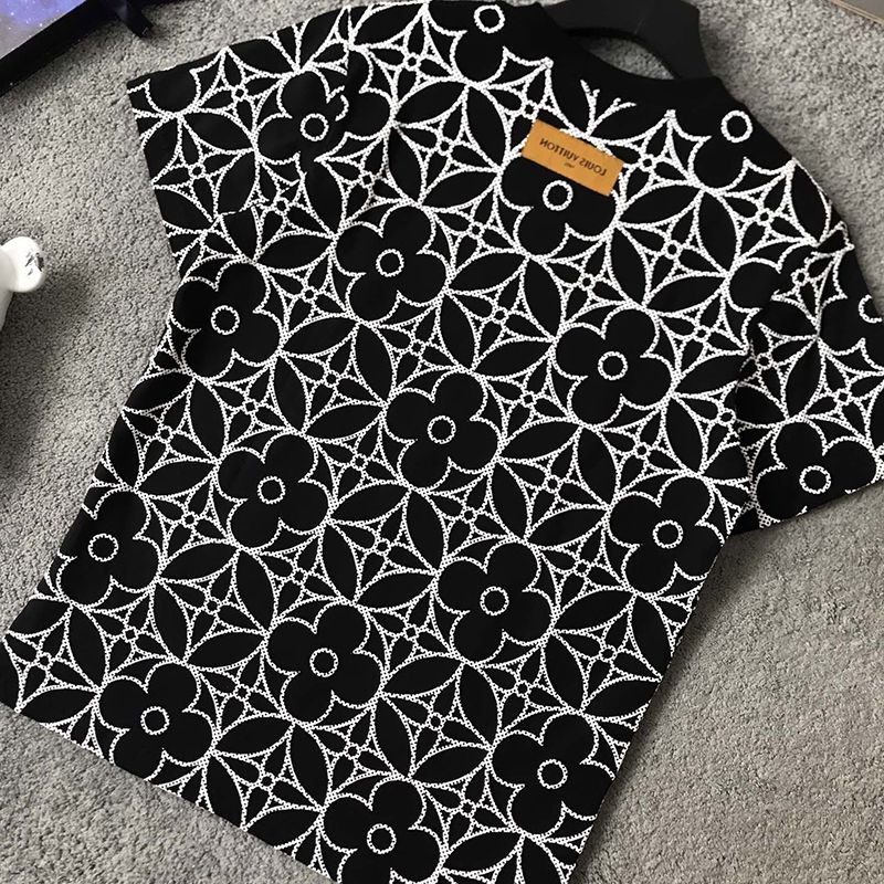 完売必至ルイヴィトン Tシャツ スーパーコピー クルーネック 人気 vuq44960激安送料無料