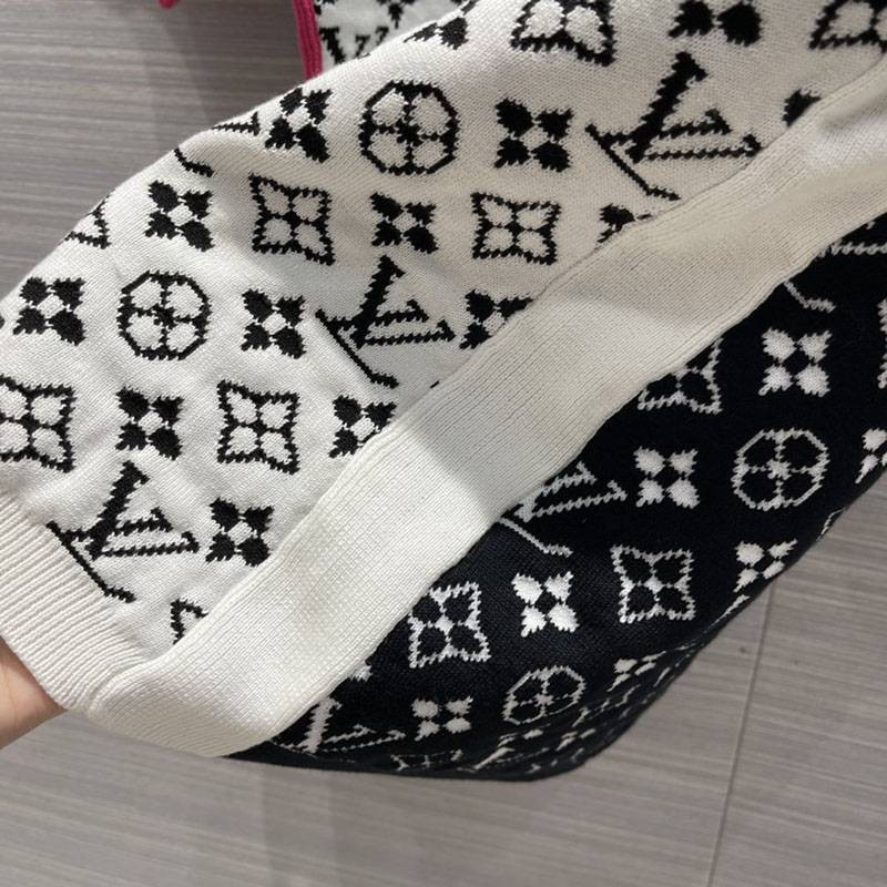 稀少ルイヴィトン コピー フューシャアクセントマスキュリンTシャツ vuq58373N級品