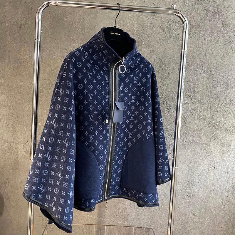 21-22AW★​ルイヴィトン コート コピー★モノグラム フーデッド ラップコート vur06533代引きを販売