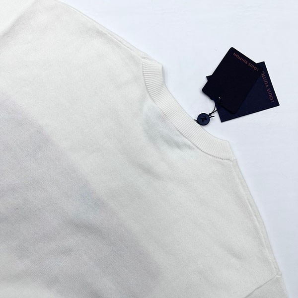 ルイヴィトン コピー「LVM」ロゴ クルーネック 白Tシャツ vur41302代引きを販売