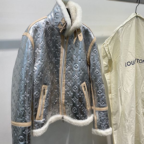 21-22AW ルイヴィトン モノグラムフラワーリバーシブルジャケット 偽物 vur63507通販