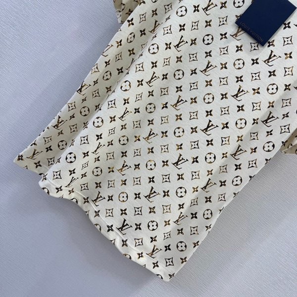 争奪戦♡ルイヴィトン モノグラム Tシャツ 偽物 vur69330人気