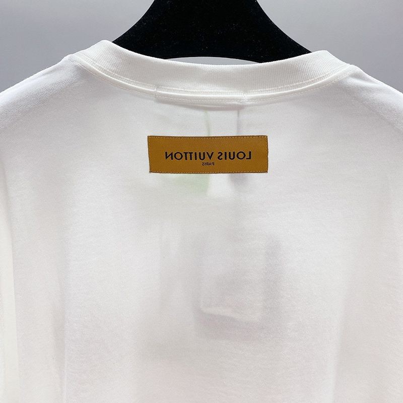 【日本未発売】ルイヴィトン Tシャツ スーパーコピー トップス 人気 vur87811人気