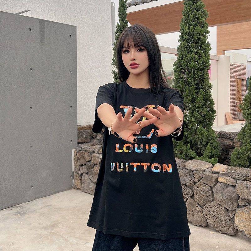 累積売上総額第１位！ルイヴィトン 偽物 ロゴ コットン Tシャツ vus82052人気