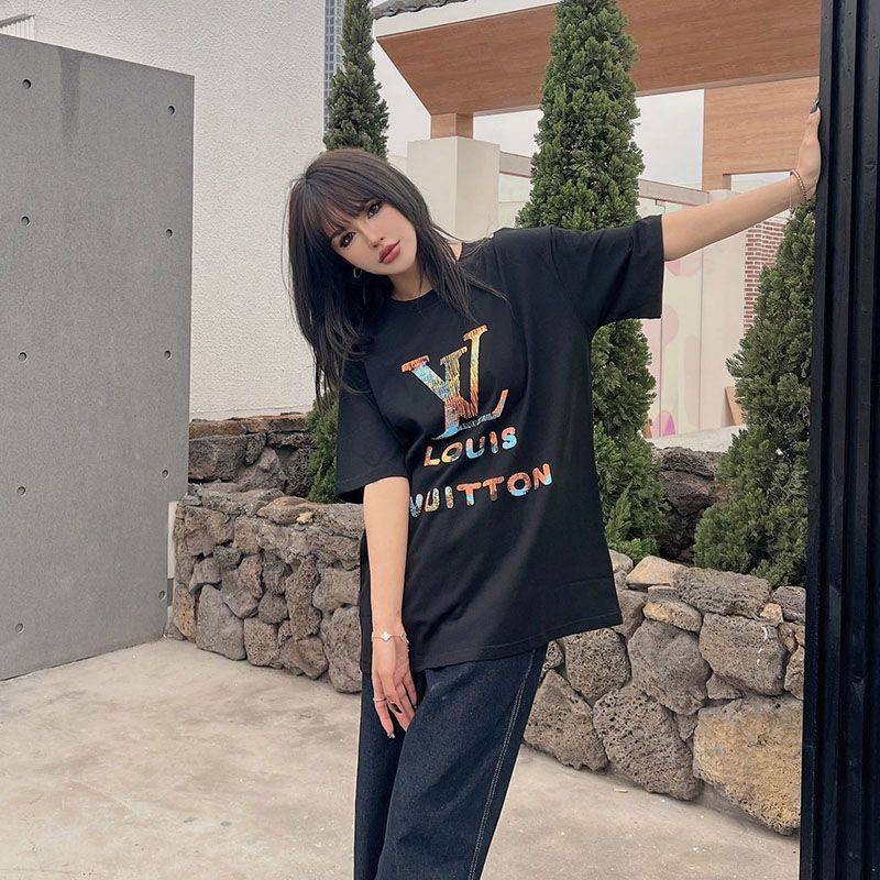 累積売上総額第１位！ルイヴィトン 偽物 ロゴ コットン Tシャツ vus82052最高級