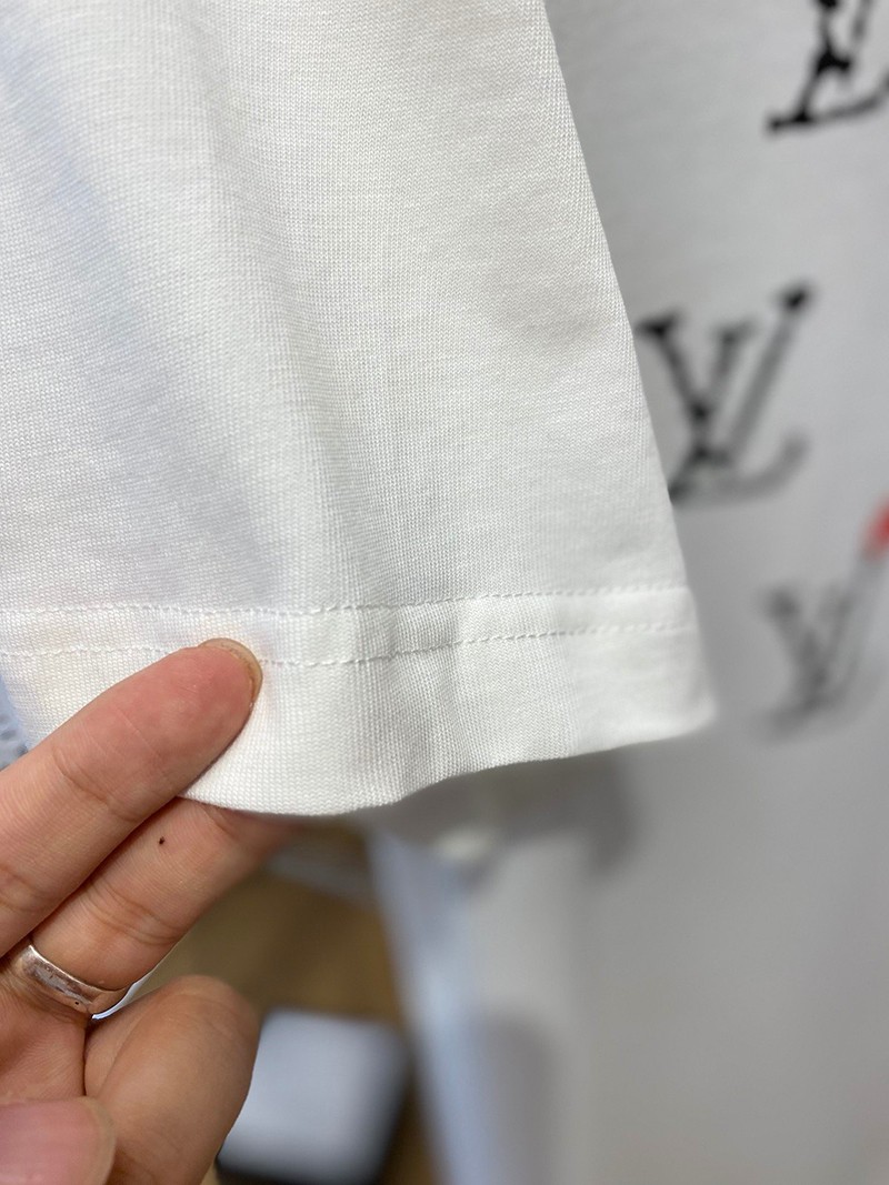 累積売上総額第１位！【ルイヴィトン Tシャツ 偽物】プリント コットンTシャツ vus86992最高級